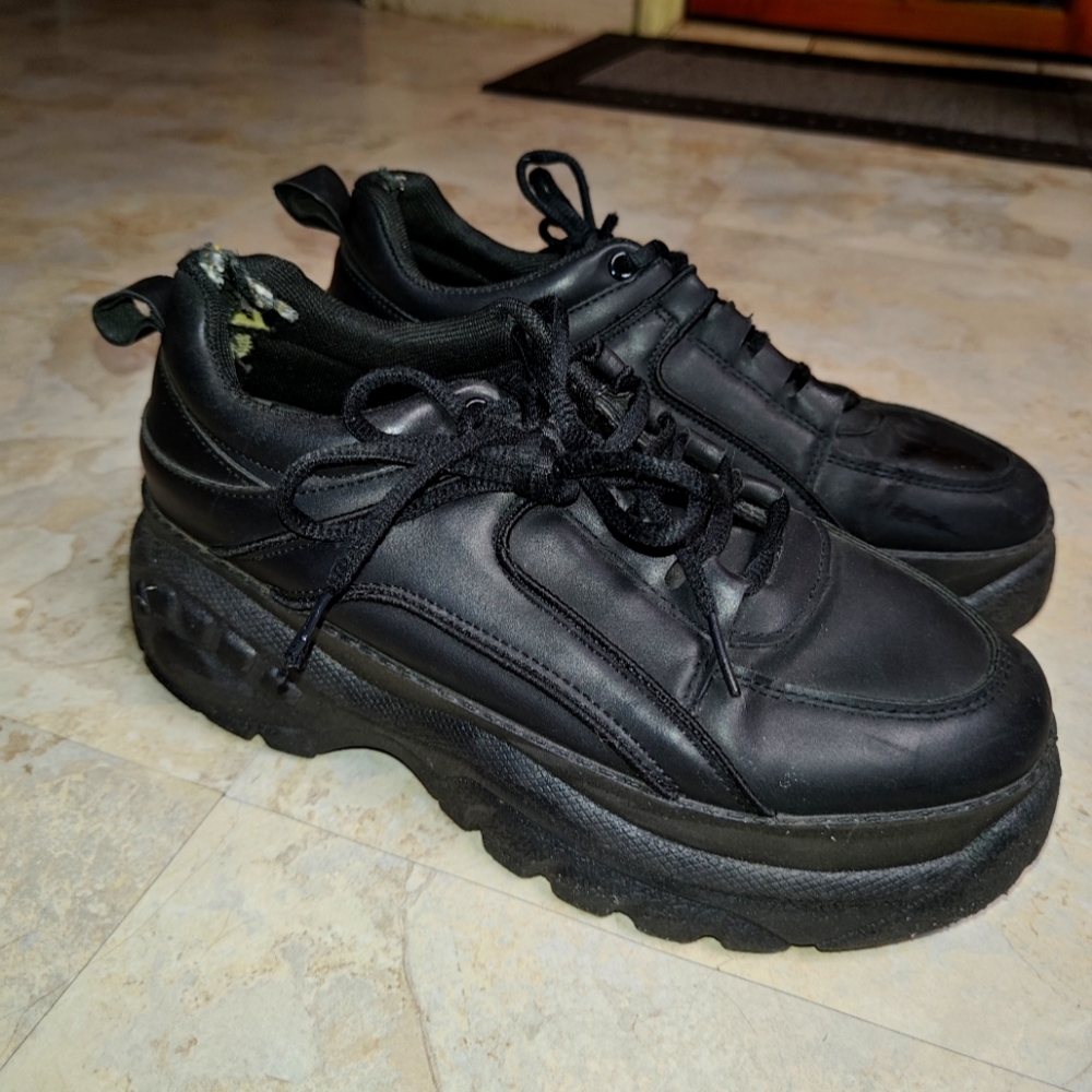 Black chunky platform sneakers